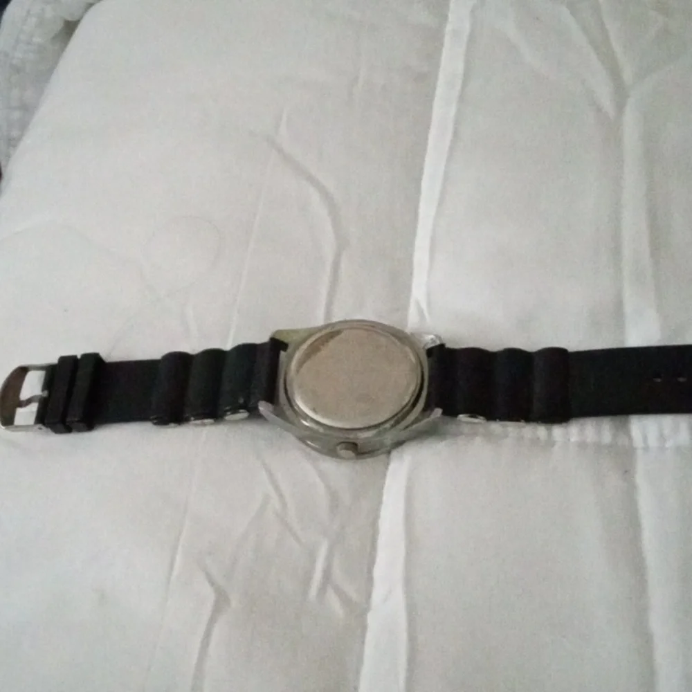 Watch - Picture 2 of 3